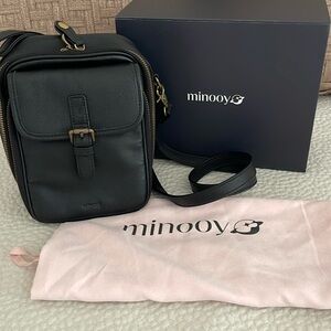 Adjustable crossbody, 15 cc slots, attached key strap, pocket for 2 glasses